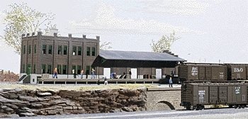 Water Street Freight Terminal -- Kit - 11 x 3-1/2′ 27.5 x 8.7cm, N, Walthers Cornerstone 3201