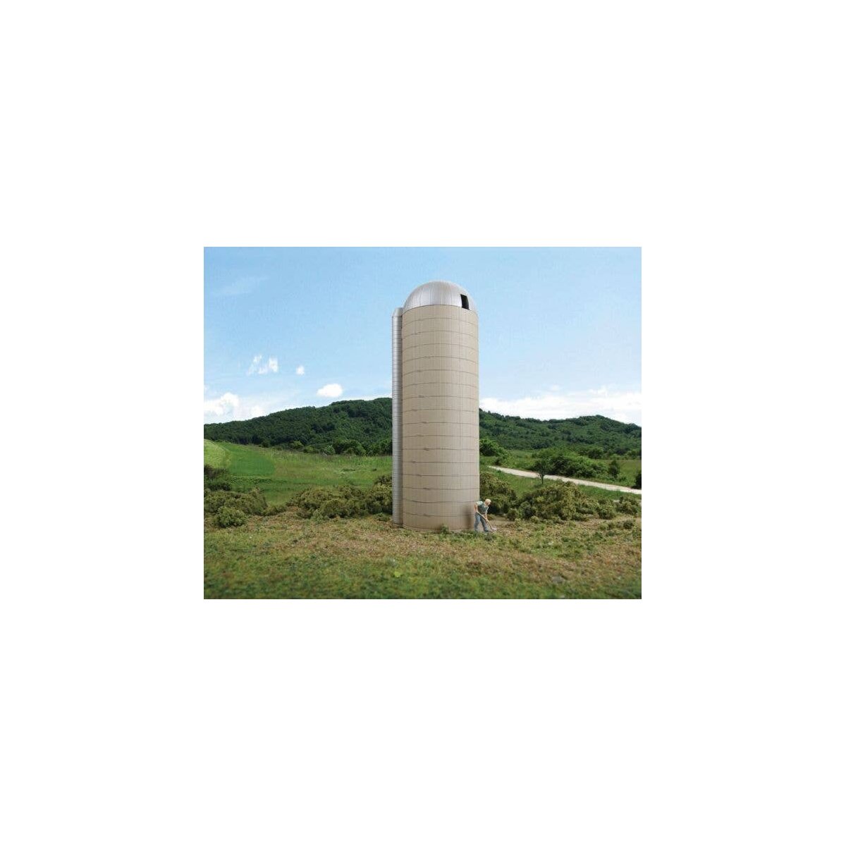 Concrete-Style Silo -- Kit - 1-5/8` x 5-1/2` 42 x 142cm, HO, Walthers Cornerstone 3332