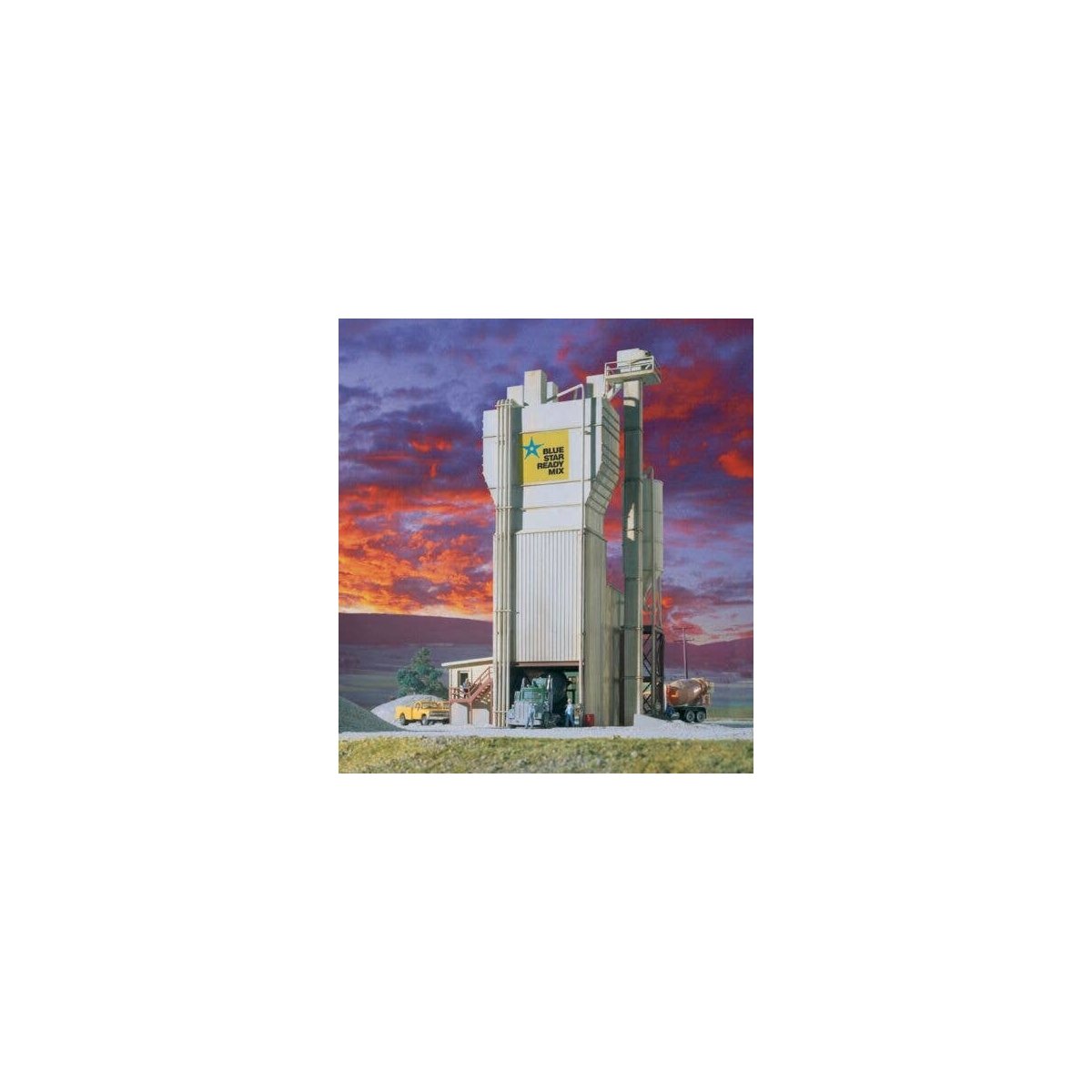 Blue Star Ready Mix -- Kit - 7-3/4 x 8-1/8 x 11-3/4′ 19.3 x 20.3 x 29.3cm, HO, Walthers Cornerstone 3086