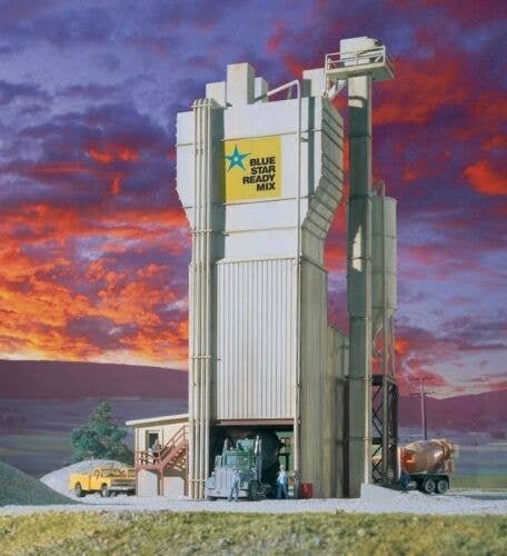 Blue Star Ready Mix -- Kit - 7-3/4 x 8-1/8 x 11-3/4′ 19.3 x 20.3 x 29.3cm, HO, Walthers Cornerstone 3086