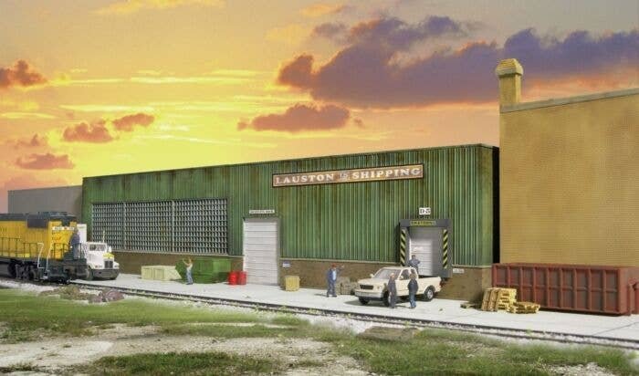Lauston Shipping Background Building -- Kit - 19 x 1-1/8 x 4′ 48.2 x 2.8 x 10.1cm, HO, Walthers Cornerstone 3191