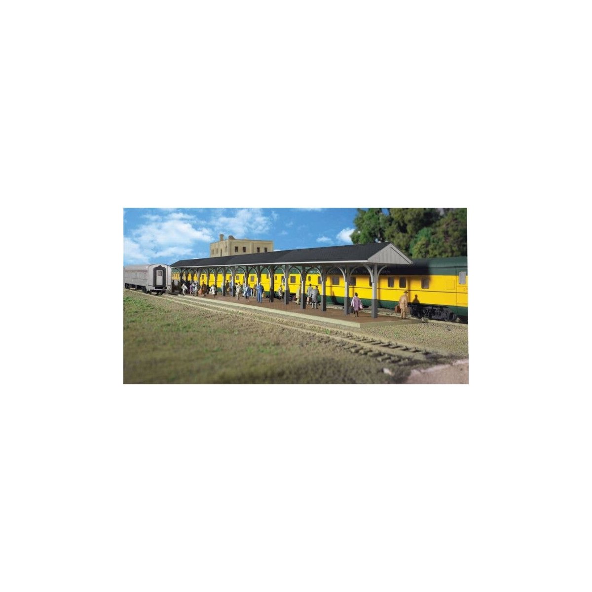 Wood Station Shed & Platform -- Kit - 4 Sections Each: 5-5/8 x 2-3/8 x 2-3/8′ 14 x 5.9 x 5., HO, Walthers Cornerstone 3188