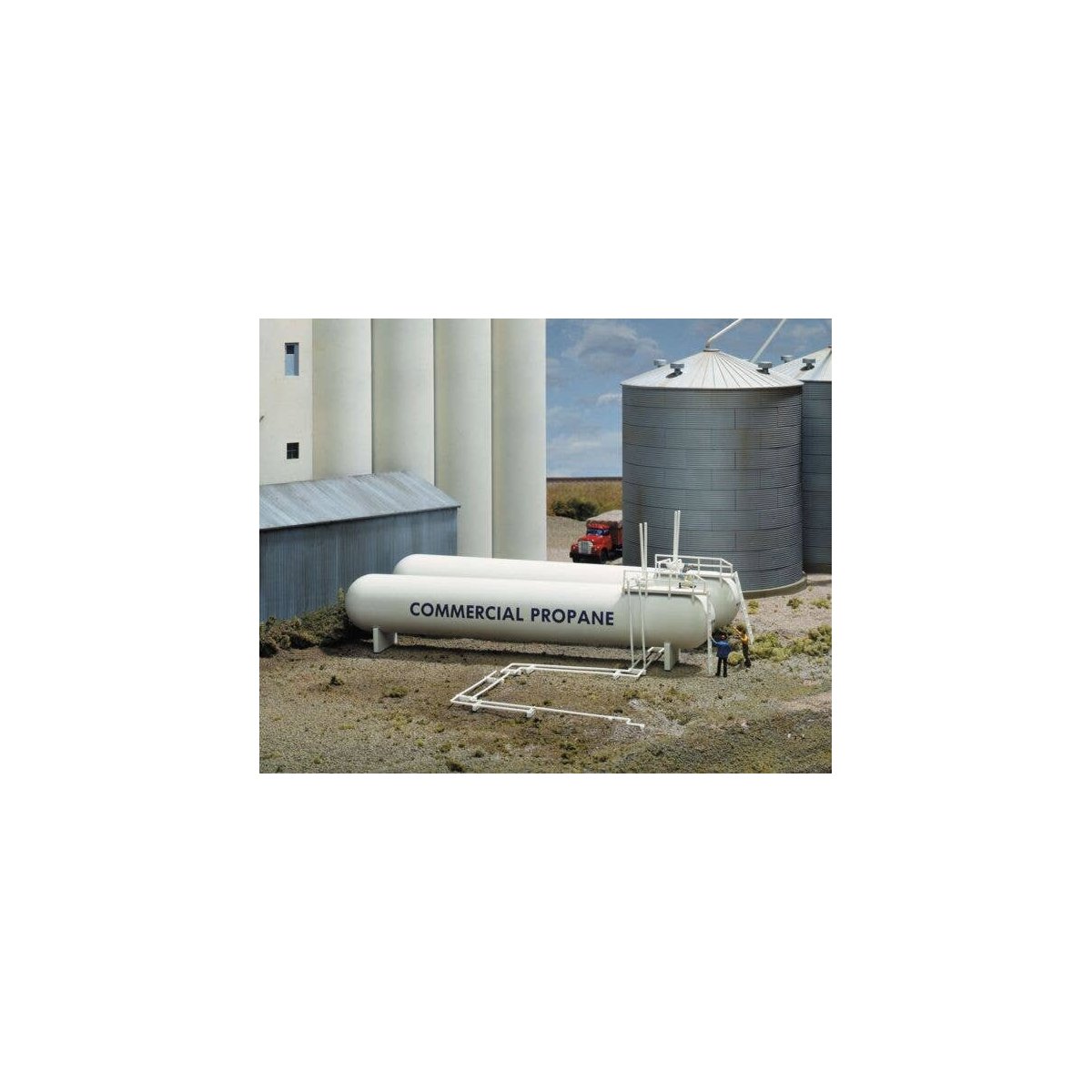 Propane Tanks -- Kit - Each: 9 x 1-1/2′ 22.8 x 3.8cm pkg(2), HO, Walthers Cornerstone 3129