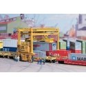 MI-JACK Translift(R) Intermodal Crane -- Kit - 4 x 3-1/8 x 3′ 10.1 x 7.9 x 7.6cm, N, Walthers Cornerstone 3222