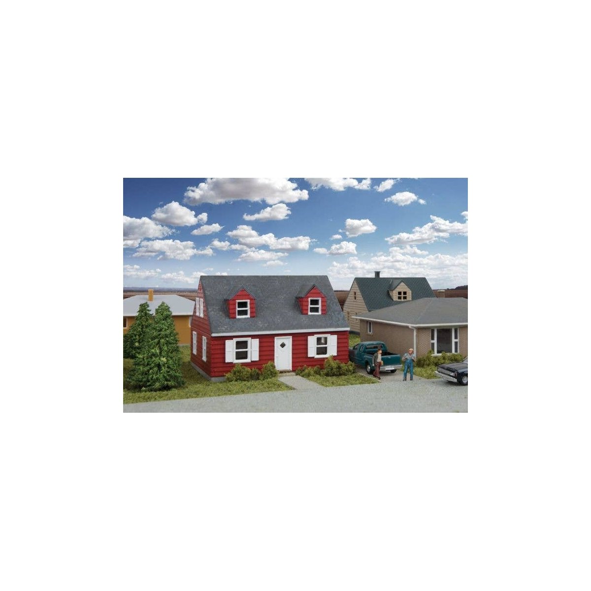 Cape Cod House -- Kit - 2-3/8 x 2 x 1-5/8′ 6 x 5 x 4.1cm, N, Walthers Cornerstone 3839