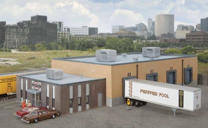 Central Beverage Distributors with Office Annex -- Kit - 10-9/16 x 4-11/16 x 2-1/4′ 26.8 x 1, N, Walthers Cornerstone 3861