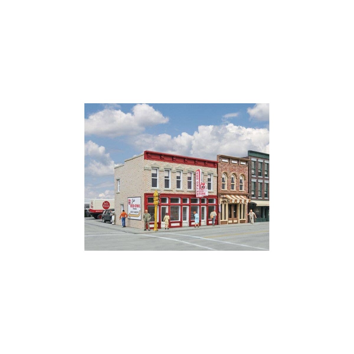 Jim`s Red Owl -- Kit - 4-1/4 x 3-5/8 x 3-3/8` 10.8 x 9.2 x 8.6cm, HO, Walthers Cornerstone 3472