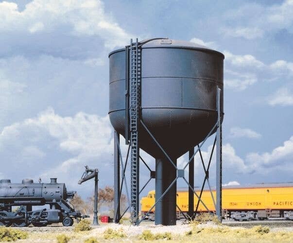 Steel Water Tank -- Kit - 3-1/4 x 3 x 7′ 11.3 x 7.5 x 17.5 cm, HO, Walthers Cornerstone 3043