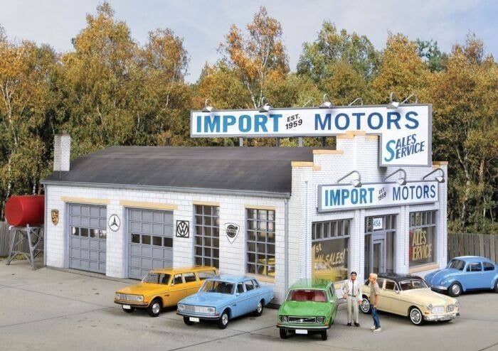 Import Motors -- Kit - 7-1/4 x 5-3/8 x 3-7/8′ 18.4 x 13.6 x 9.4cm, HO, Walthers Cornerstone 4023