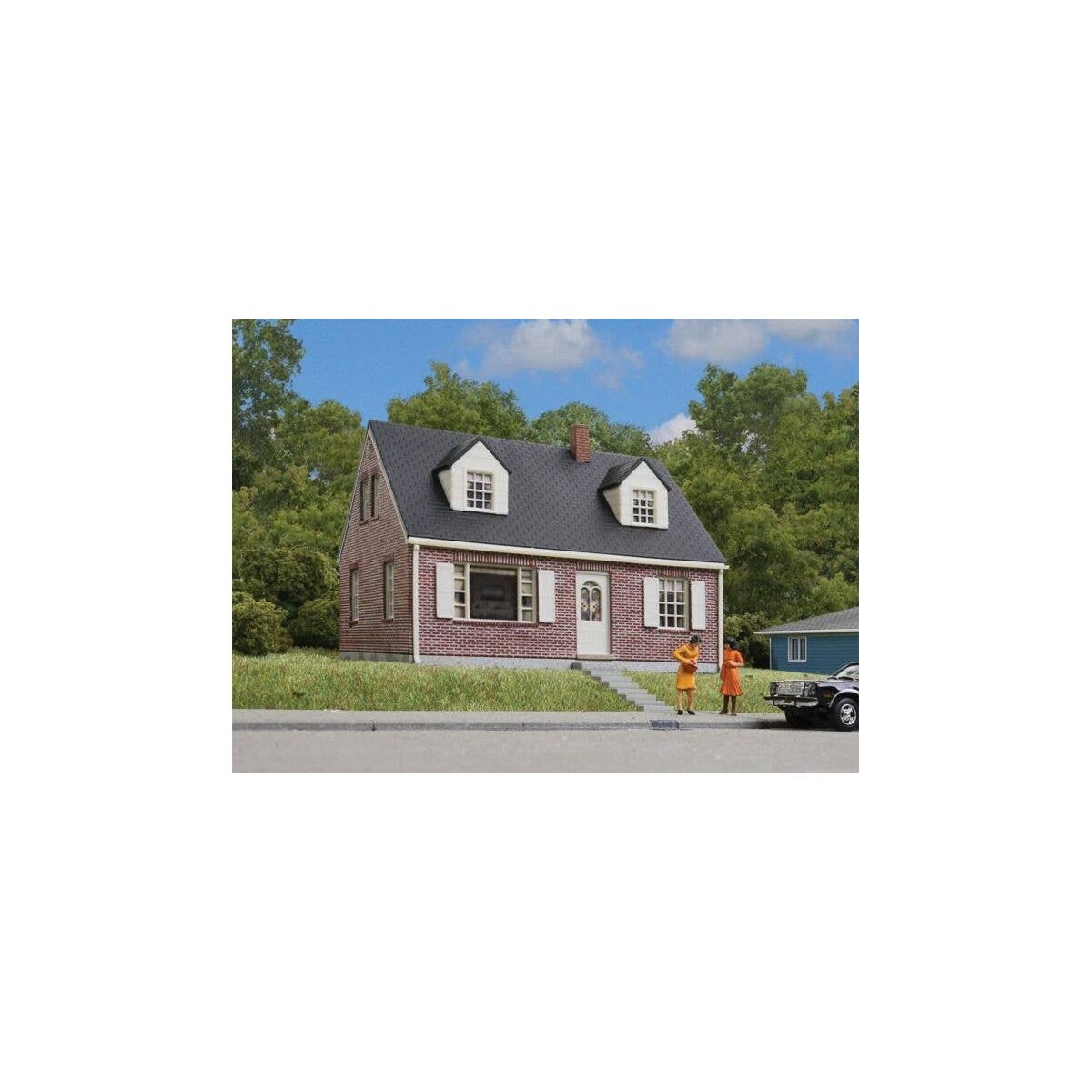 Brick Cape Cod House -- Kit - 4-1/4 x 3-5/8 x 3′ 10.7 x 9.2 x 7.6cm, HO, Walthers Cornerstone 3774