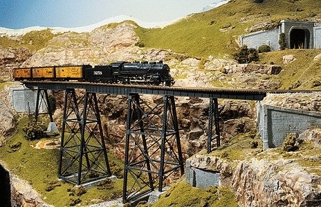 Tall Steel Viaduct -- Kit - Scale Length: 210′ 64m, HO, Micro Engineering 75515