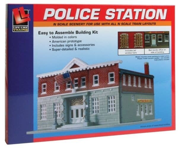 5th Precinct Police Station -- Kit, N, Life-Like Products 7481