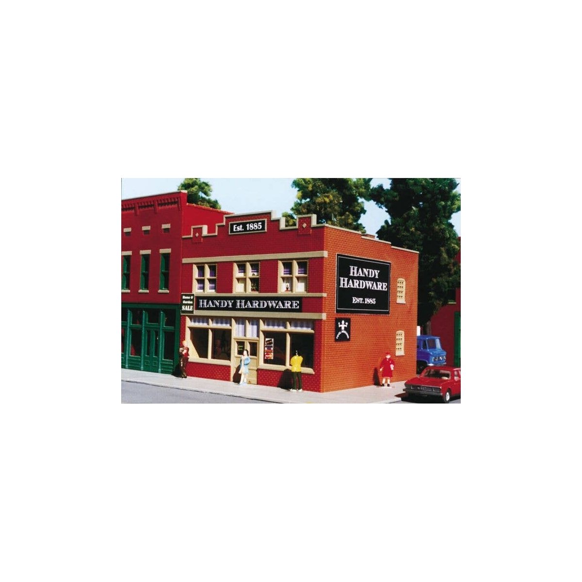 Hardware Store -- Kit - 4 x 4-1/8′ 10 x 10.3cm, HO, Smalltown USA 6006