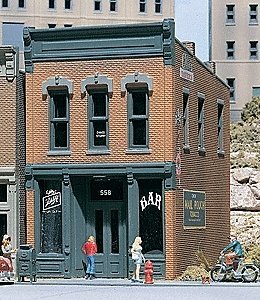 Kelly`s Saloon - Woodland Scenics DPM Landmark Structures(R) -- Kit - 2-3/4 x 4` 7 x, HO, Design Preservation Models 10100