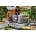 2 Storage Tanks -- Kit - 4-7/16 x 3-7/8 x 2-3/8′ 11.3 x 9.9 x 6cm, HO, Faller Gmbh 131338