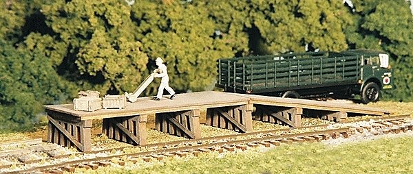 Railroad Loading Ramp & Dock -- Kit - 6-3/4 x 1-3/8 x 5/8′ 12.7 x 7.6 x 3.7cm, HO, Monroe Models 2203