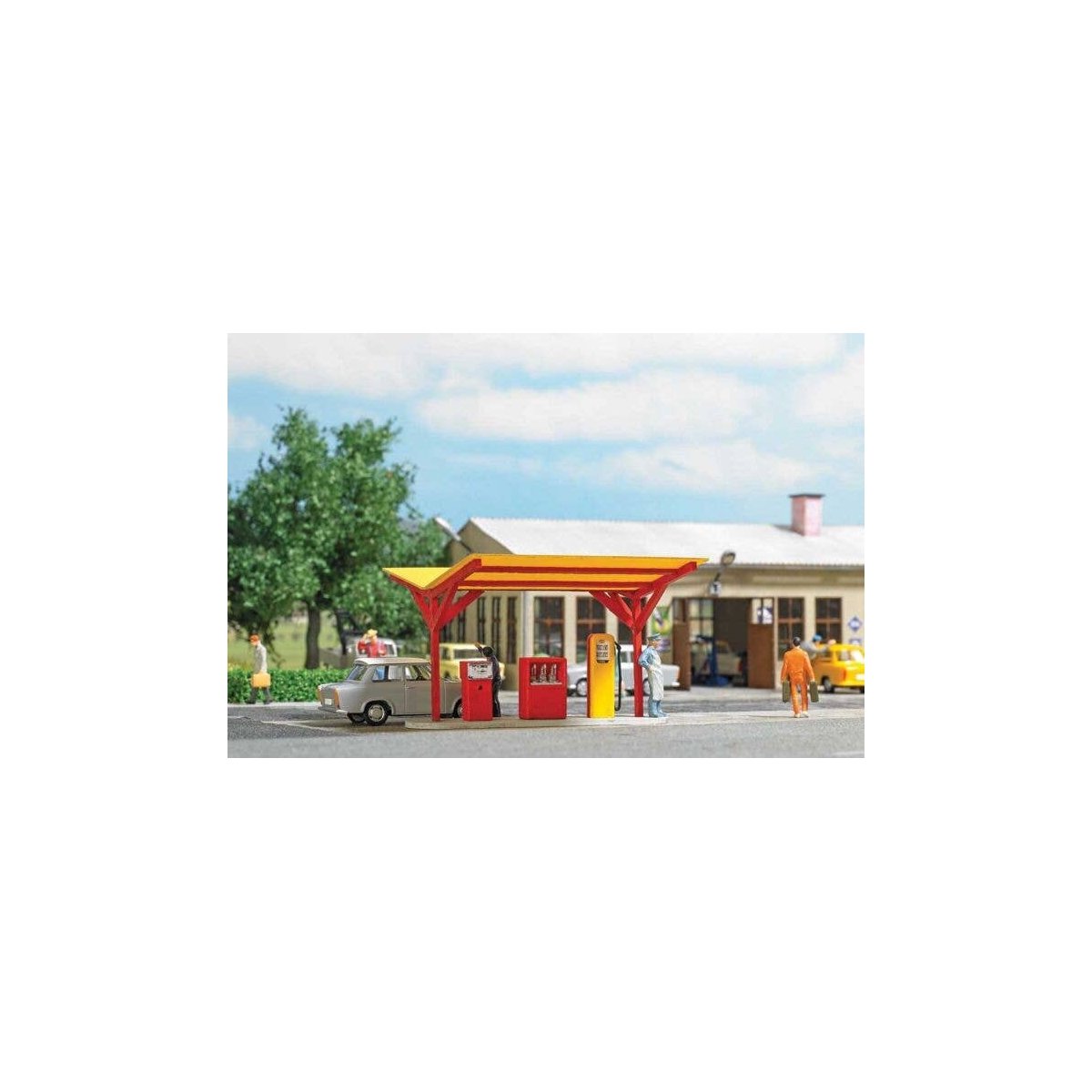 Minol Gas Station -- Laser-Cut Kit - 2-15/16 x 2-5/16 x 1-9/16′ 7.4 x 5.9 x 4cm, HO, Busch Gmbh & Co Kg 1917