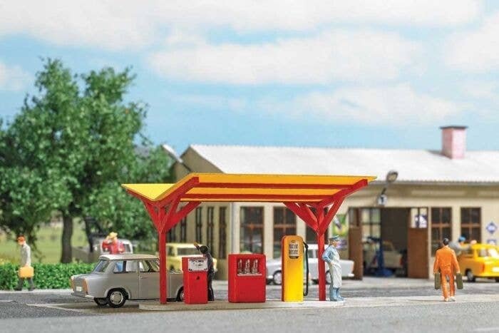 Minol Gas Station -- Laser-Cut Kit - 2-15/16 x 2-5/16 x 1-9/16′ 7.4 x 5.9 x 4cm, HO, Busch Gmbh & Co Kg 1917