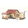Sonny`s Super Service - Landmark Structures(R) -- Kit - 3-3/16 x 2-7/8` 8.09 x 7.36cm, N, Woodland Scenics 5203