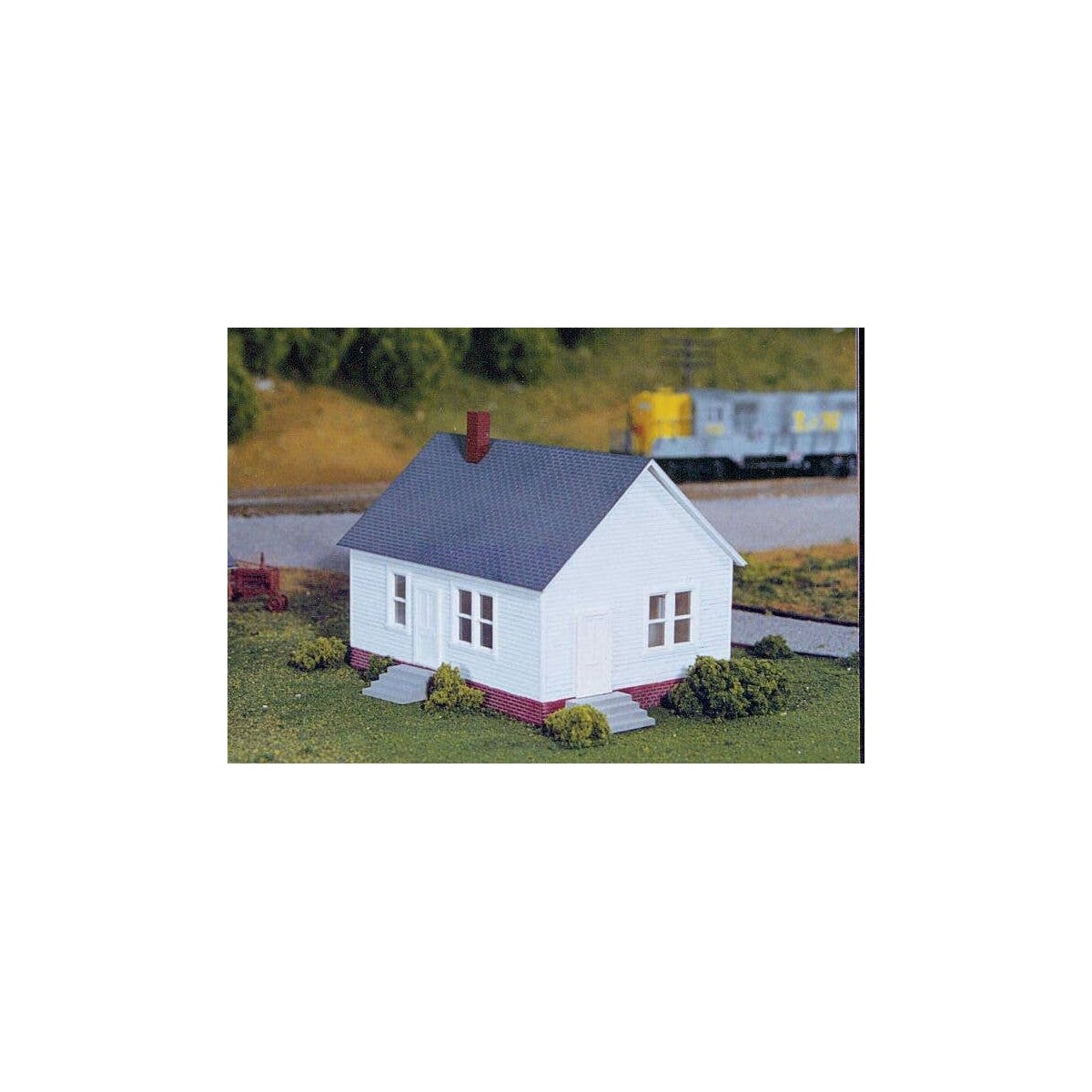 One-Story House -- Kit - 3 x 3-7/8′ 7.7 x 9.9cm, HO, Rix Products 201