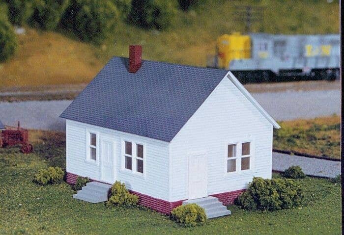 One-Story House -- Kit - 3 x 3-7/8′ 7.7 x 9.9cm, HO, Rix Products 201