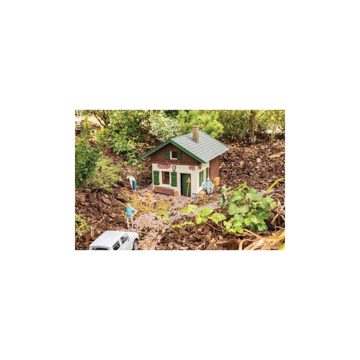 Forest Hut/Cabin -- Kit - 11-7/8 x 12-5/8 x 9-5/8′ 30.2 x 32 x 24.5cm, G, Pola 331143