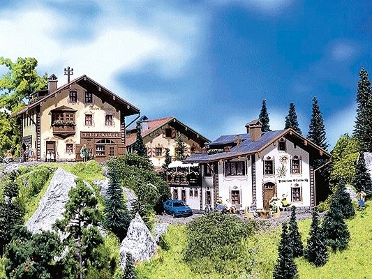 Alpine Boarding House w/Accessories -- 3-13/64 x 3-13/64 x 2′ 8 x 8 x 5cm, N, Faller Gmbh 232234