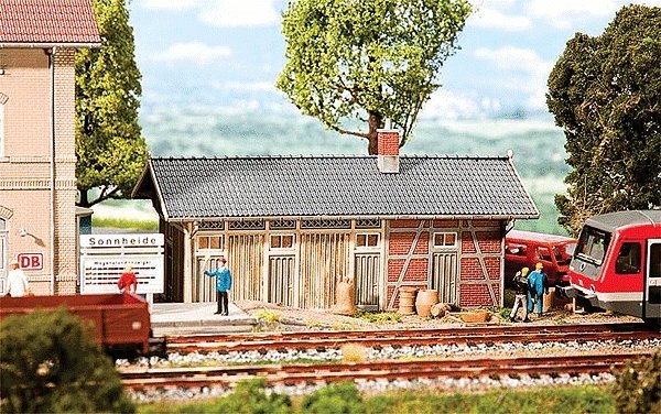 Maintenance Building/Tool House - Kit (Plastic) -- Weathered 5-15/16 x 3 x 3-1/16′ 15.1 x 7.7 x 7., HO, Faller Gmbh 120210