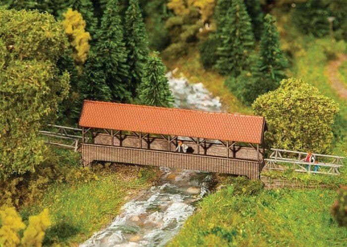 Roofed/Covered Pedestrian Bridge -- Laser-Cut Wood Kit - 3-1/2 x 3/4 x 1-9/16′ 8.9 x 2 x 4cm, N, Faller Gmbh 222574