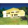 Plasticville Classic Kit - Contemporary House -- 2-7/8 x 8-3/4′ 7.3 x 22.3cm, HO, Bachmann Industries 45432