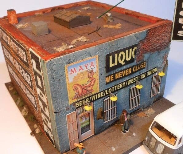 Cast Hydrocal Kit -- Fat Lou`s Building - 4 x 4-1/2` 10.2 x 11.4cm, HO, Downtown Deco 1065