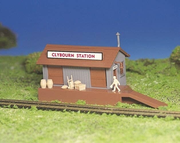 Plasticville Classic Kit - Freight Station -- 2-3/8 x 4-3/4′ 6 x 12.1cm, HO, Bachmann Industries 45171