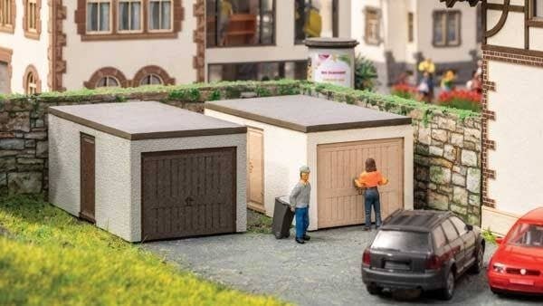 Prefab Garages - Laser-Cut Minis -- Laser-Cut Kit - 2-11/16 x 1-3/8 x 1-3/16′ 6.9 x 3.5 x 3cm pkg, HO, Noch Gmbh & Co 14319