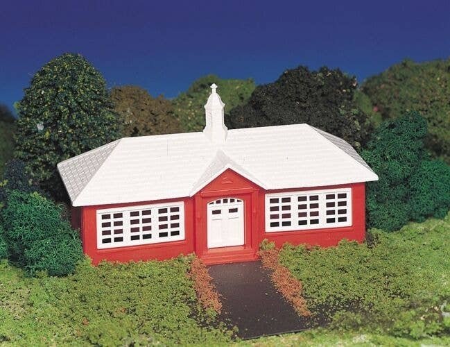 Plasticville Classic Kit - School House -- 6 x 7-1/8′ 15.3 x 18.1cm, HO, Bachmann Industries 45133