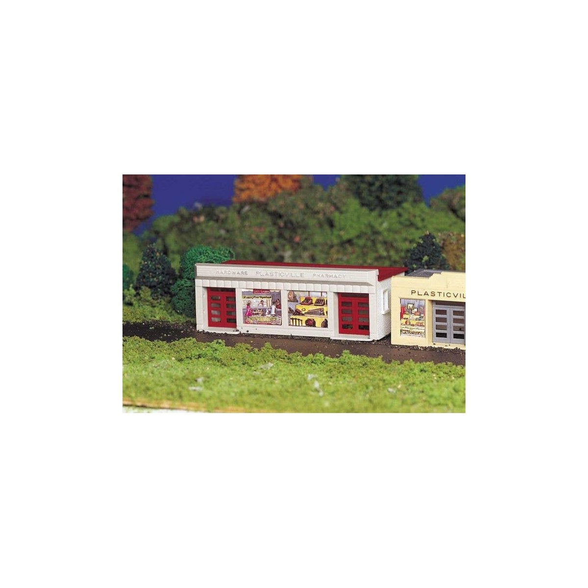 Hardware Store - Plasticville U.S.A. -- Kit (white, red), HO, Bachmann Industries 45147