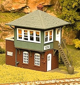 Signal Tower -- Kit - 2-5/8 x 3-1/8′ 6.5 x 14cm, HO, Atlas Model Railroad Co. 704