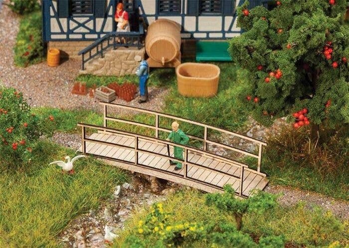 Small Wood Footbridge -- Laser-Cut Kit - 2-15/16 x 3/4 x 3/4′ 7.4 x 2 x 1.9cm, HO, Faller Gmbh 180301