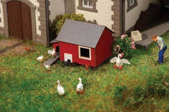 Laser-Cut Kit -- Hen House - 1-5/16 x 1-3/16 x 7/8′ 3.4 x 3 x 2.3cm, HO, Faller Gmbh 180298