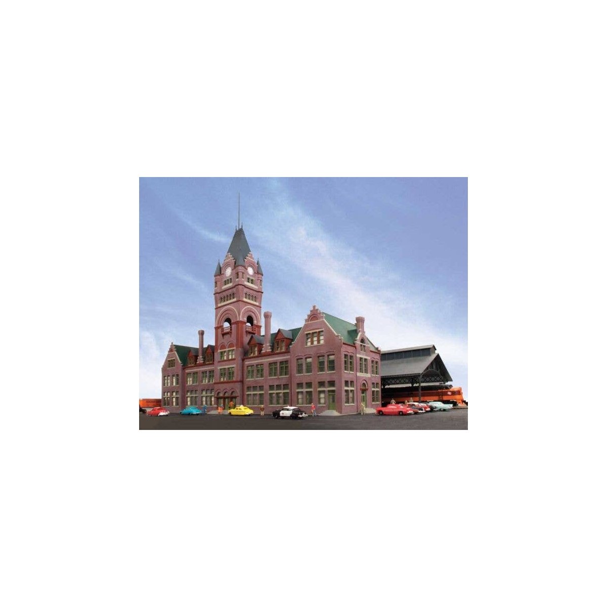 Milwaukee Everett Street Station and Train Shed -- Kit - Station Measures: 25-5/32 x 8-13/32, HO, Walthers Cornerstone 2946