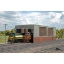 Double-Stall Engine House (Shed) - Scene Scapes(R) -- 13 x 6 x 4-1/4′ 33 x 15.2 x 10.8cm, HO, Bachmann Industries 35116