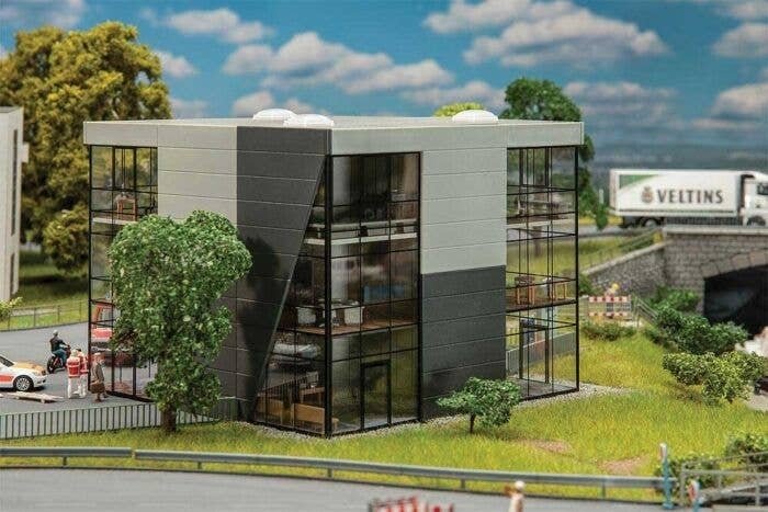 Office Building -- Kit - 6 x 6 x 4-13/16′ 15.3 x 15.3 x 12.3cm, HO, Faller Gmbh 130156