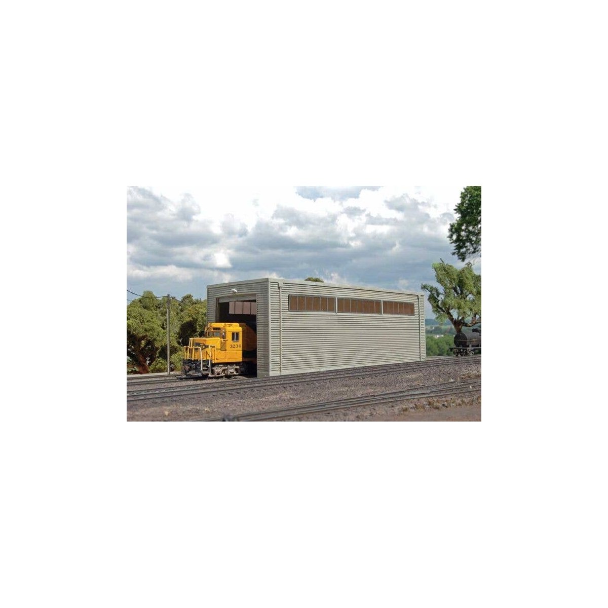 Single-Stall Engine House (Shed) - Scene Scapes(R) -- 11-3/8 x 4 x 3-9/16′ 28.9 x 10.2 x 9., HO, Bachmann Industries 35115
