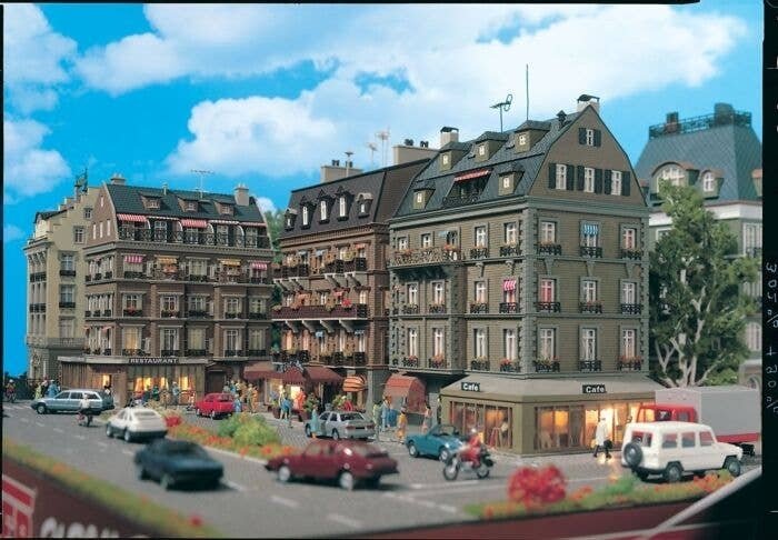 Coffee Shop -- 6-5/8 x 4-11/16′ 17 x 12cm, HO, Vollmer Gmbh 43783