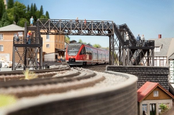 Variable-Length Pedestrian Overhead Bridge -- Laser-Cut Card Kit, HO, Noch Gmbh & Co 67070