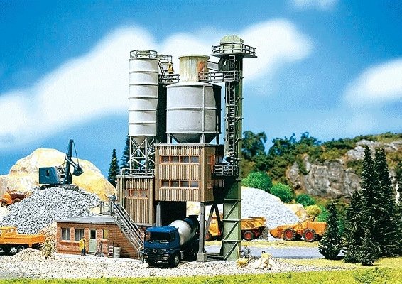 Cement Works -- Kit - 8-1/8 x 3-1/2 x 8-7/8′ 20.7 x 9 x 22.5cm, HO, Faller Gmbh 130474