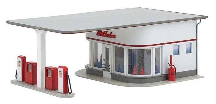 1950s Gas Station -- Kit - 5-9/16 x 3-13/16 x 1-1/16′ 14.1 x 9.7 x 5.3cm, HO, Faller Gmbh 130590