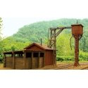 McCabe Sand House & Tower -- Kit - 2-5/16 x 5-1/8′ 5.9 x 13cm, HO, B.T.S. 27495