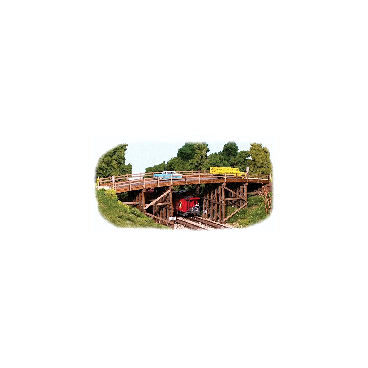 Country Road Bridge -- Kit - 13-1/2 x 3-1/4 x 4-1/8′ 34.3 x 8.3 x 10.5cm, HO, Monroe Models 2007