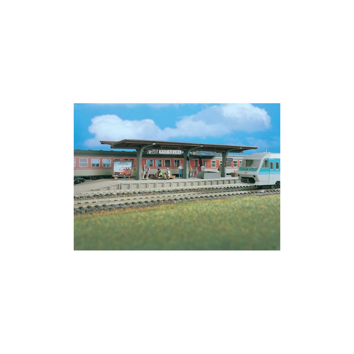 Rheinburg Station Platform -- 14-13/16 x 2-5/8 x 2-3/8′ 37 x 6.5 x 6cm, HO, Vollmer Gmbh 43535