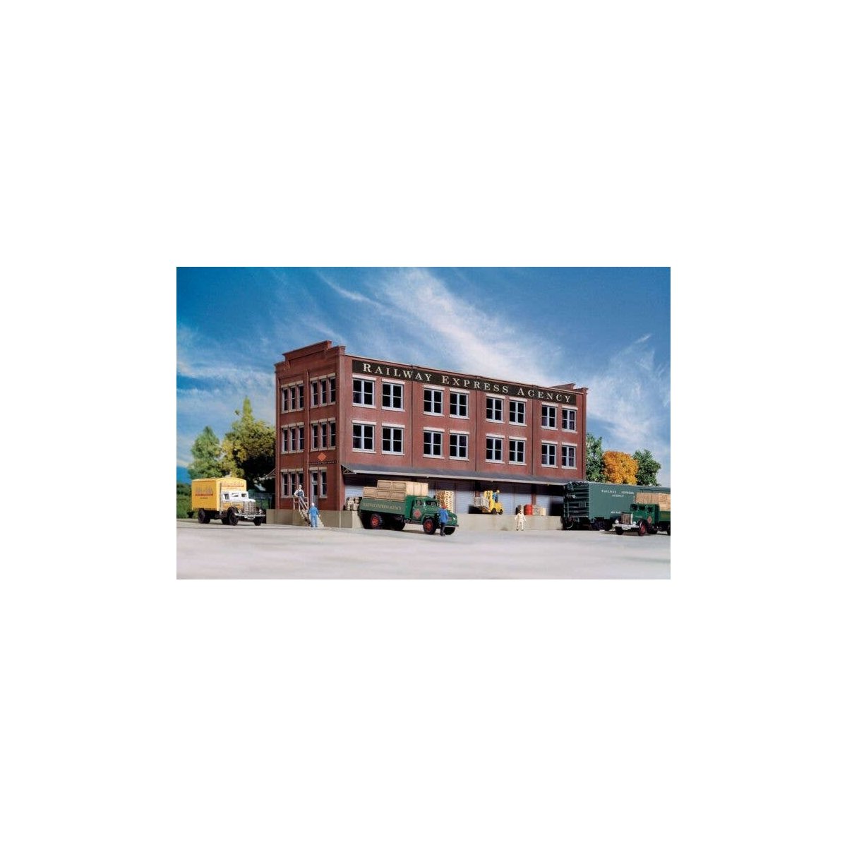 Railway Express Agency (REA) Transfer Building -- Kit - 13-1/8 x 6-1/8 x 6-3/8′ 32.8 x 15.5, HO, Walthers Cornerstone 3095